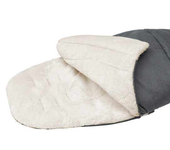 1809204110-maxi-cosi-2-in-1-footmuff-twillic-graphite2